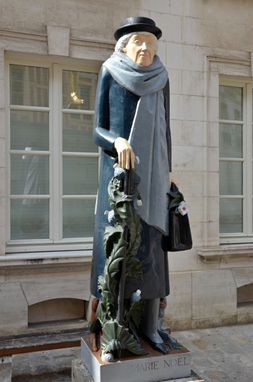 Statue de Marie Noël, Auxerre